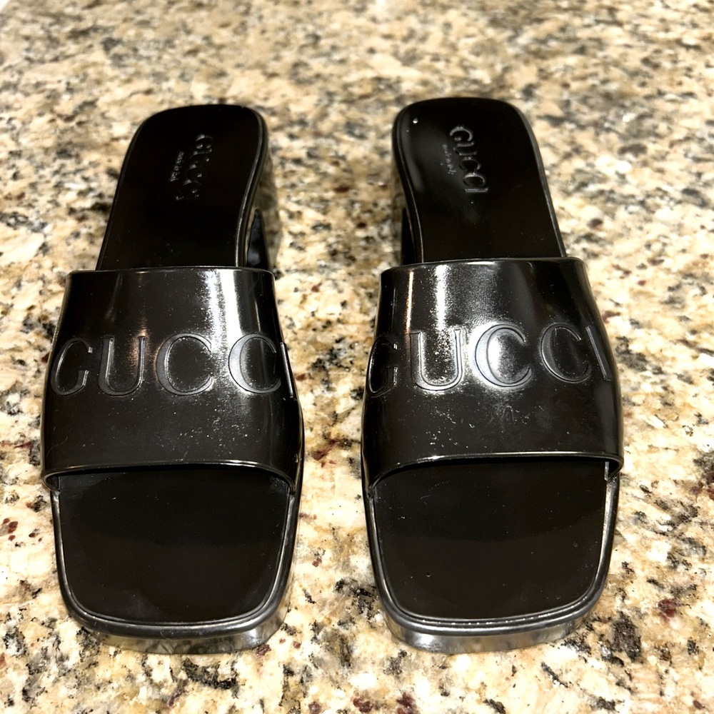 Gucci Black Patent Leather Logo Slide Sandals